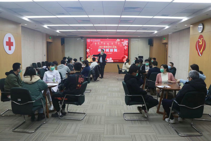  桌游竞技帷幕开，留苏过年乐开怀 (1).jpeg