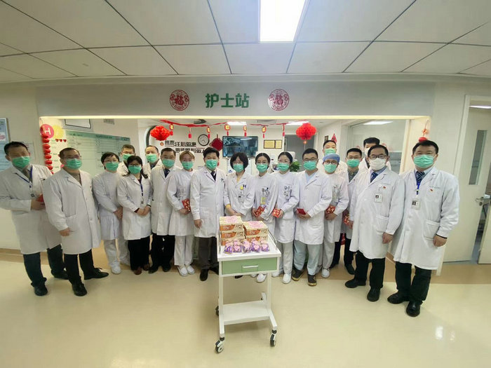院领导慰问春节在岗及留苏过年人员 (2).jpeg