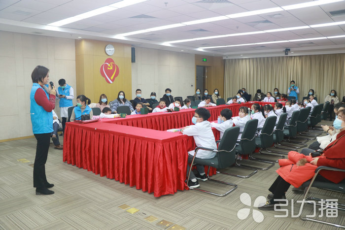 苏报集团(引力播):“希望还不晚”,苏州这家医院开展儿童生长发育科普义诊2.jpg 苏报集团(引力播):“希望还不晚”,苏州这家医院开展儿童生长发育科普义诊2.jpg