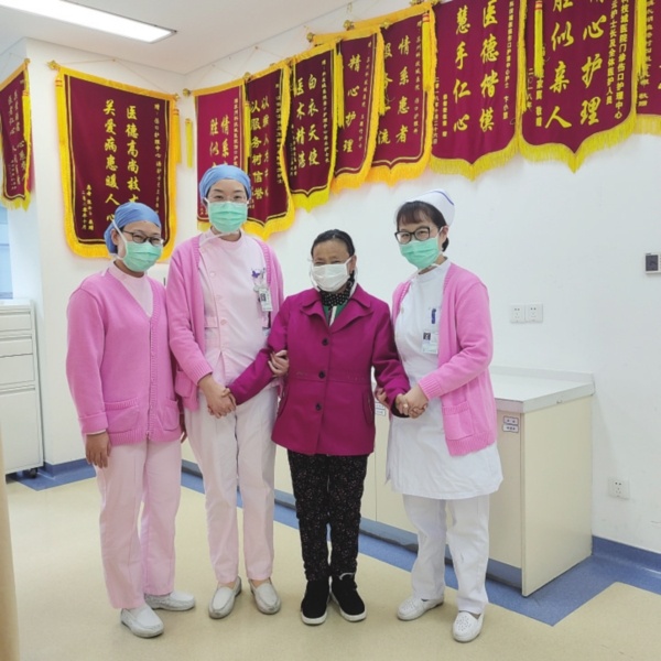 苏州日报:阿姨患慢性骨髓炎,久治不愈失信心 护师“用爱握手”化顽疾.jpg 苏州日报:阿姨患慢性骨髓炎,久治不愈失信心 护师“用爱握手”化顽疾.jpg