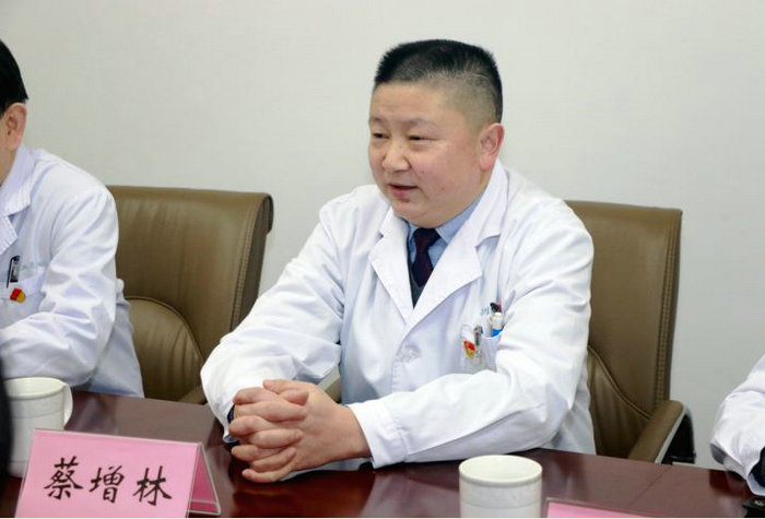 区人大常委会主任戴军一行走访慰问我院人才代表2.JPG