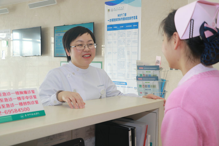 巾帼健康行李惠芬：从“最美白衣天使”到“最美巾帼奋斗者” (2).jpg