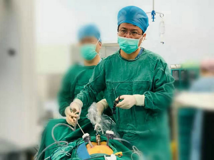 腰背部酸胀原来是肾脏出了问题 专家提醒这些注意事项 (1).jpg