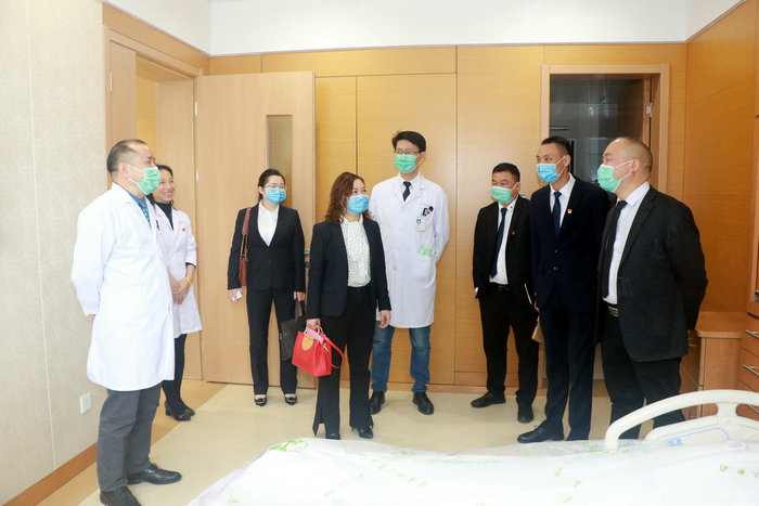 铜仁市万山区卫健系统代表团来院考察学习 (2).JPG