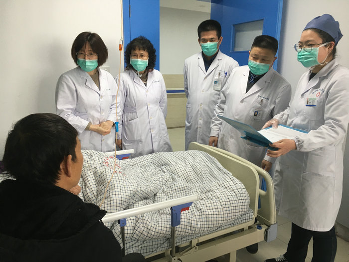 我院第一党支部走进金庭地方人民医院开展义诊活动3.jpg