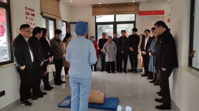 西华社区举办“在职党员进社区” 暨“吴雪良健康咨询服务站”揭牌活动3.JPG