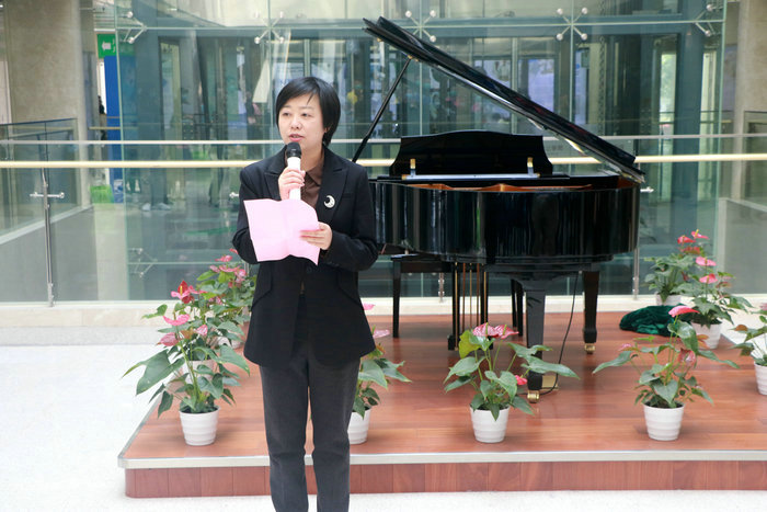 我院举行钢琴演奏会暨志愿者颁证活动2.JPG