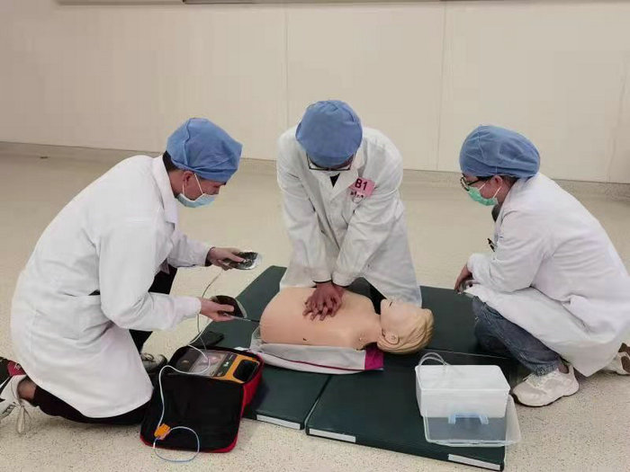 强技术·展风采，我院举办第一届临床医学实习生技能竞赛2.jpg