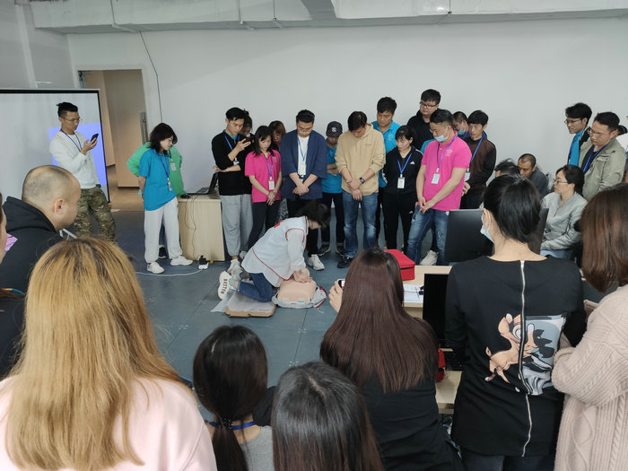我院受邀为古运河英迪格酒店开展初级救护培训2.jpg