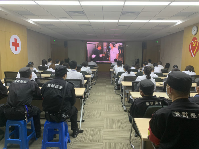 我院组织集中观看省卫健系统安全生产突发事件应急演练教学示范片2.jpg