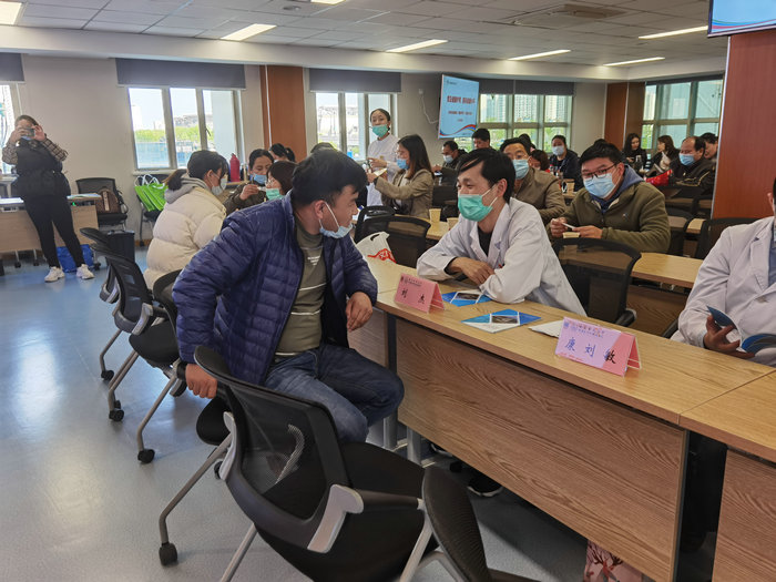 “关注健康，从胃开始” 我院胃健康专题义诊走进市体彩中心_0002.jpg