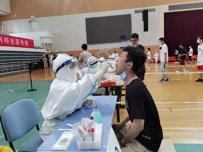 在南京疫情一线展现青年担当_0004.jpg