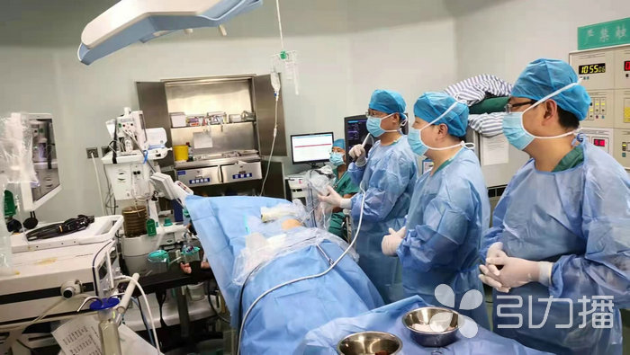 苏报集团（引力播）：女子输尿管结石导致脓毒血症 引流积脓、取石一并完成.jpg