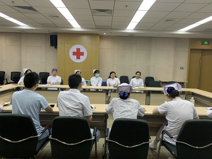 我院举行护理初级人才库第三季度座谈会.jpg