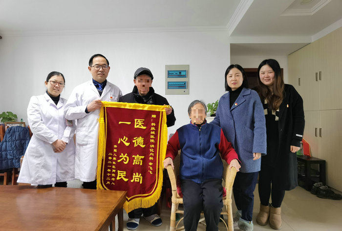 在职党员进社区：用心服务收获温暖回馈.jpg