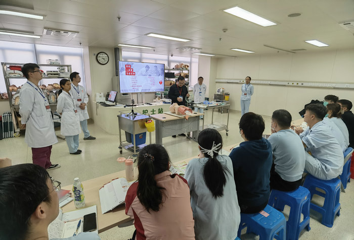 我院7位导师顺利通过ACLS导师督导课程_0002.jpg