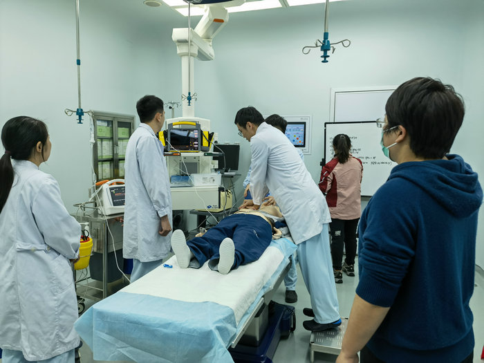 我院7位导师顺利通过ACLS导师督导课程_0001.jpg
