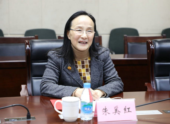 区政协主席朱奚红一行来院走访慰问高层次人才2.JPG