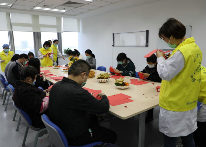 我院举办“好胃生活•剪纸迎春”医患共进活动3.JPG