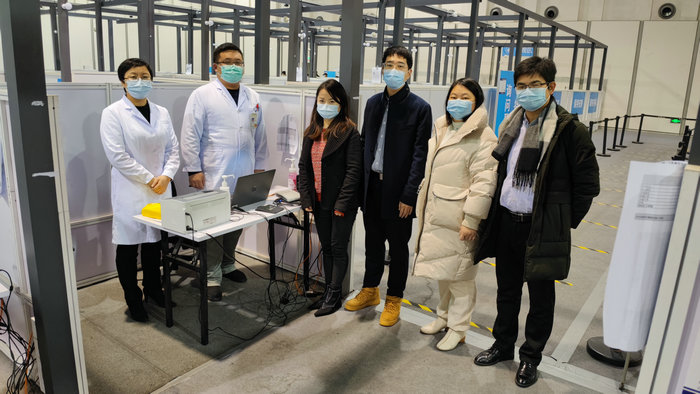 市、区欧美同学会慰问我院抗疫人员3.jpg