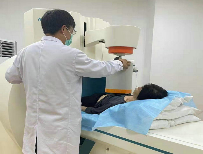 哈尔滨阿姨跨越千里来就医 肿瘤深部热疗不负所望.jpg