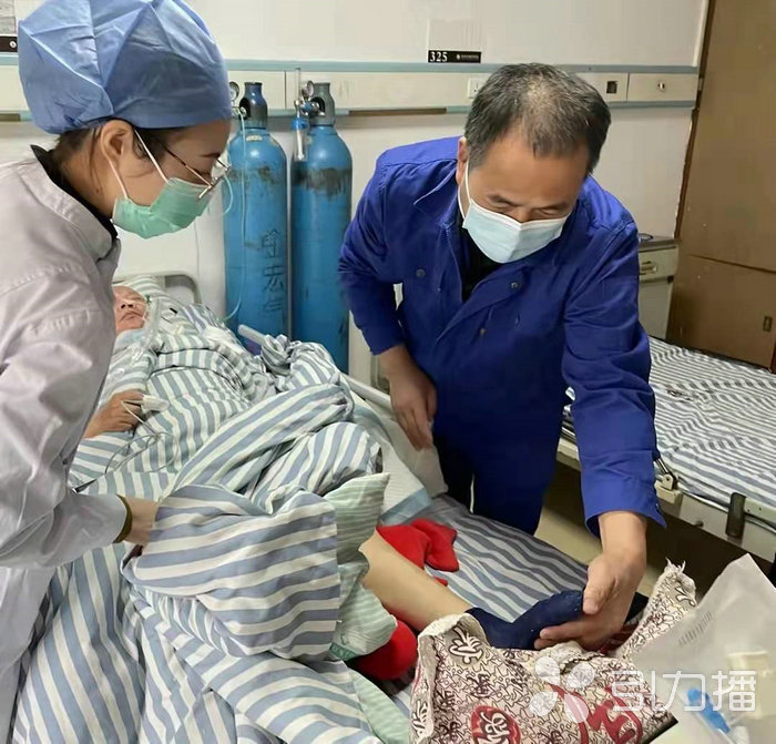 苏报集团（引力播）：护工“赵叔叔”：全心照料诠释“平凡不平庸”.jpg