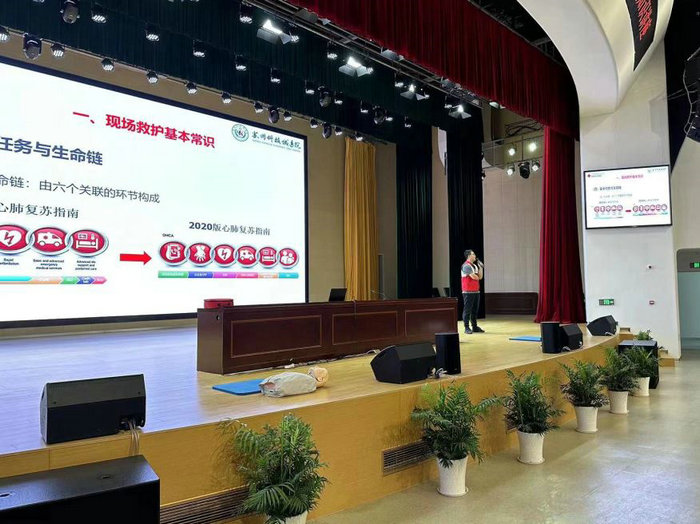 急救新人｜救护普及走进新区一中科技城校2.JPG