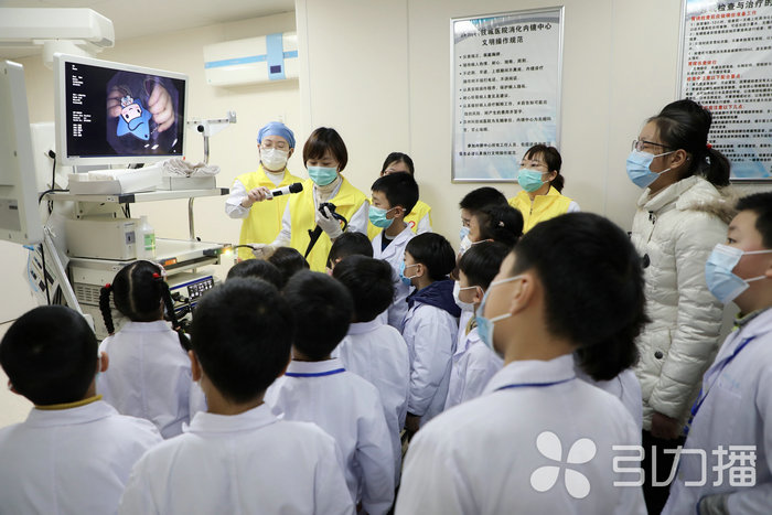 苏报集团（引力播）：健康公益课程服务近700人次 为开学贡献医学力量3.jpg