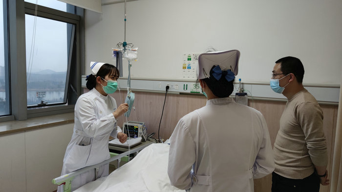 抗“疫”有我 哺乳期妈妈主动请缨开展核酸检测_0001.jpg