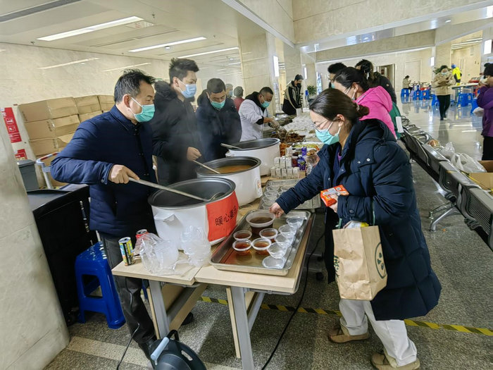 抗疫有你，护“家”有我 全力做好一线医务人员后勤保障工作.jpg