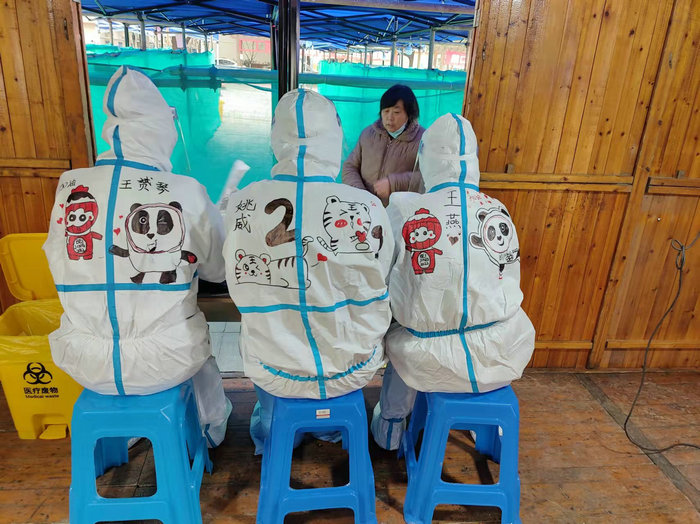 冰墩墩、雪容融,“大白”们的战衣有看头.jpeg