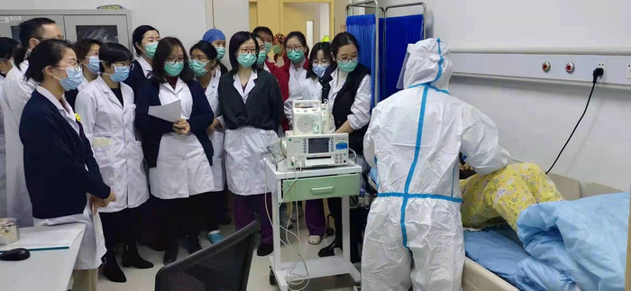 我院妇产科举办节前新冠疫情防控应急演练_0001.jpg