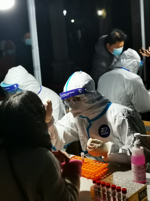 95后医护夫妻因抗疫2月相隔,终迎春天.jpg 95后医护夫妻因抗疫2月相隔,终迎春天.jpg