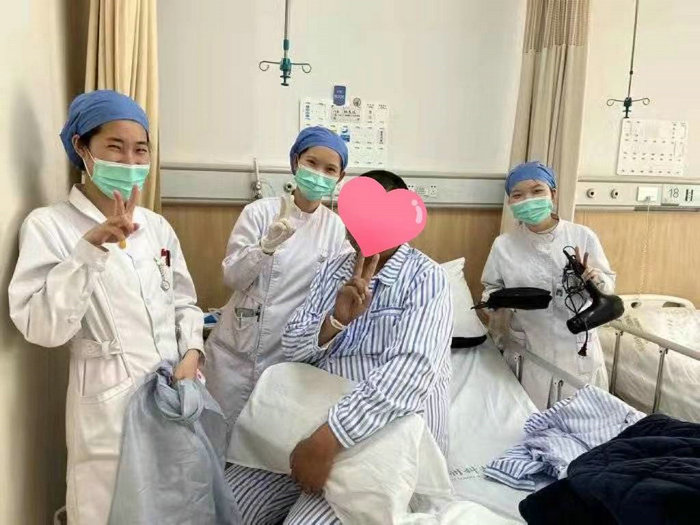 看苏州：苏州病房里的“跨界”理发师3.jpg