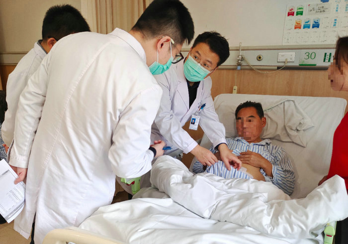 男子脊髓损伤致神经源性膀胱 医生建议这些行为要不得.jpg