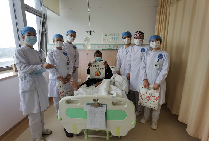 管你健康 护你安全 我院开展床旁健康宣教活动.jpg
