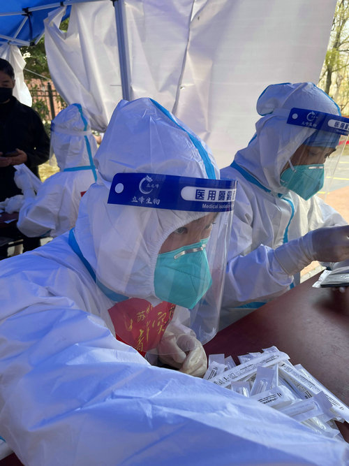 战疫日记 从采样到流调，我们都是抗疫人.jpeg