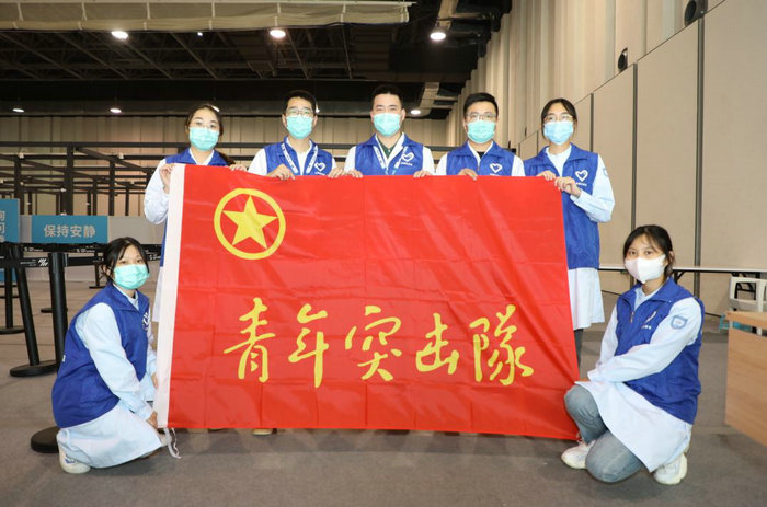 五四青年我院1集体4个人上榜高新区“两红两优”.JPG