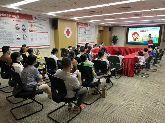 童新卫来｜镇湖街道家庭来院开展医学探秘活动2.jpeg