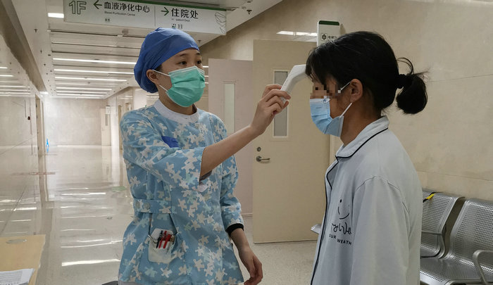 “医”“肾”相随——致敬疫情下尿毒症肾友的守护人_0003.jpg