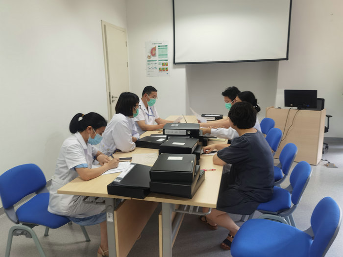 督导促进步，交流促学习——我院肾内科迎接创建办督查指导.jpg