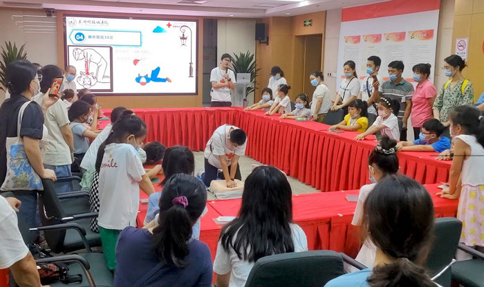 急救新人丨我院开展两场学前救护培训.JPG