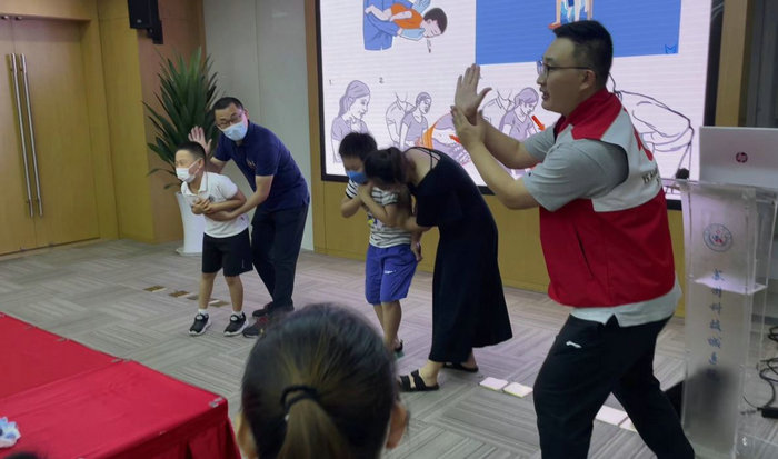 急救新人丨我院开展两场学前救护培训2.JPG