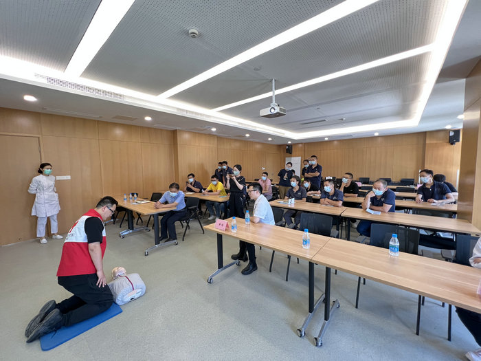急救新人｜我院走进苏州朗高电机开展普及救护培训2.jpg