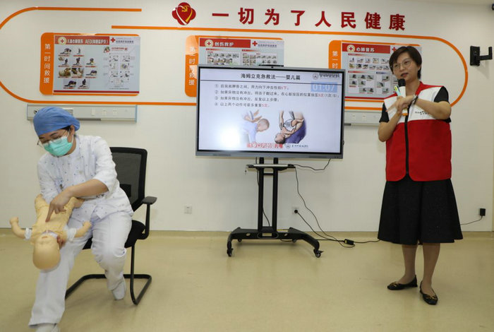 人人说2分钟急救，“急救新人”科普大赛举行_0002.jpg