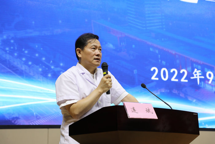 学习新标准，应对新要求——我院召开三乙创建工作例会.JPG