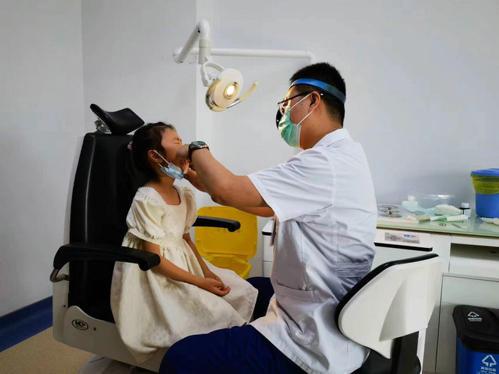 孩子睡觉打鼾，越长越丑？这种病家长都应了解.jpg