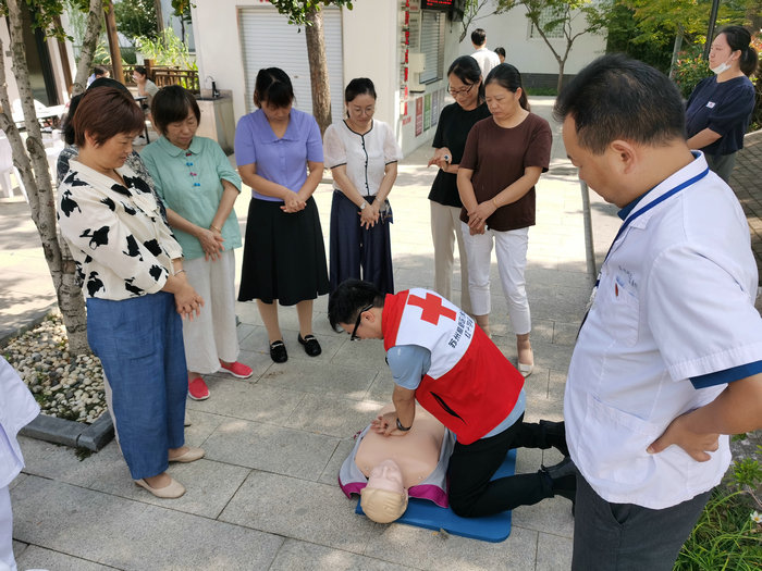“喜迎二十大 健康向未来”我院健康义诊走进镇湖3.jpg