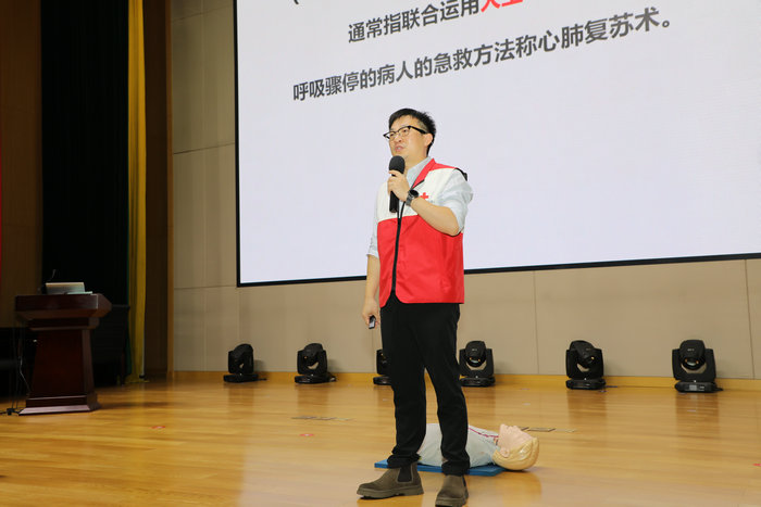 我院组织全体行政人员应知应会笔试及初级救护培训2.jpg