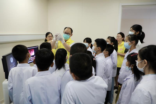 新苏网：俩月30余场科普体验，2000余名学生“健康一夏”3.jpg